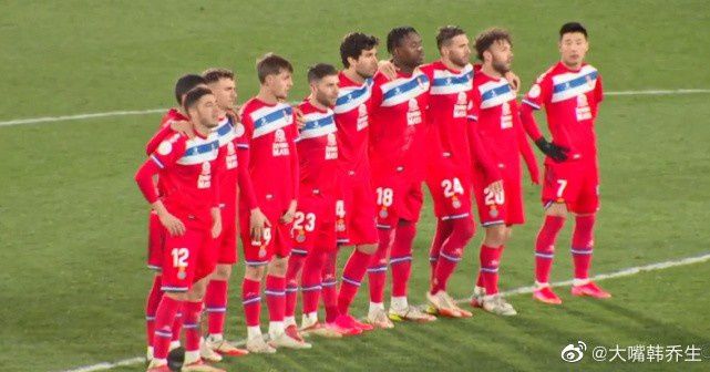 郑州实验中学红色校服完整版